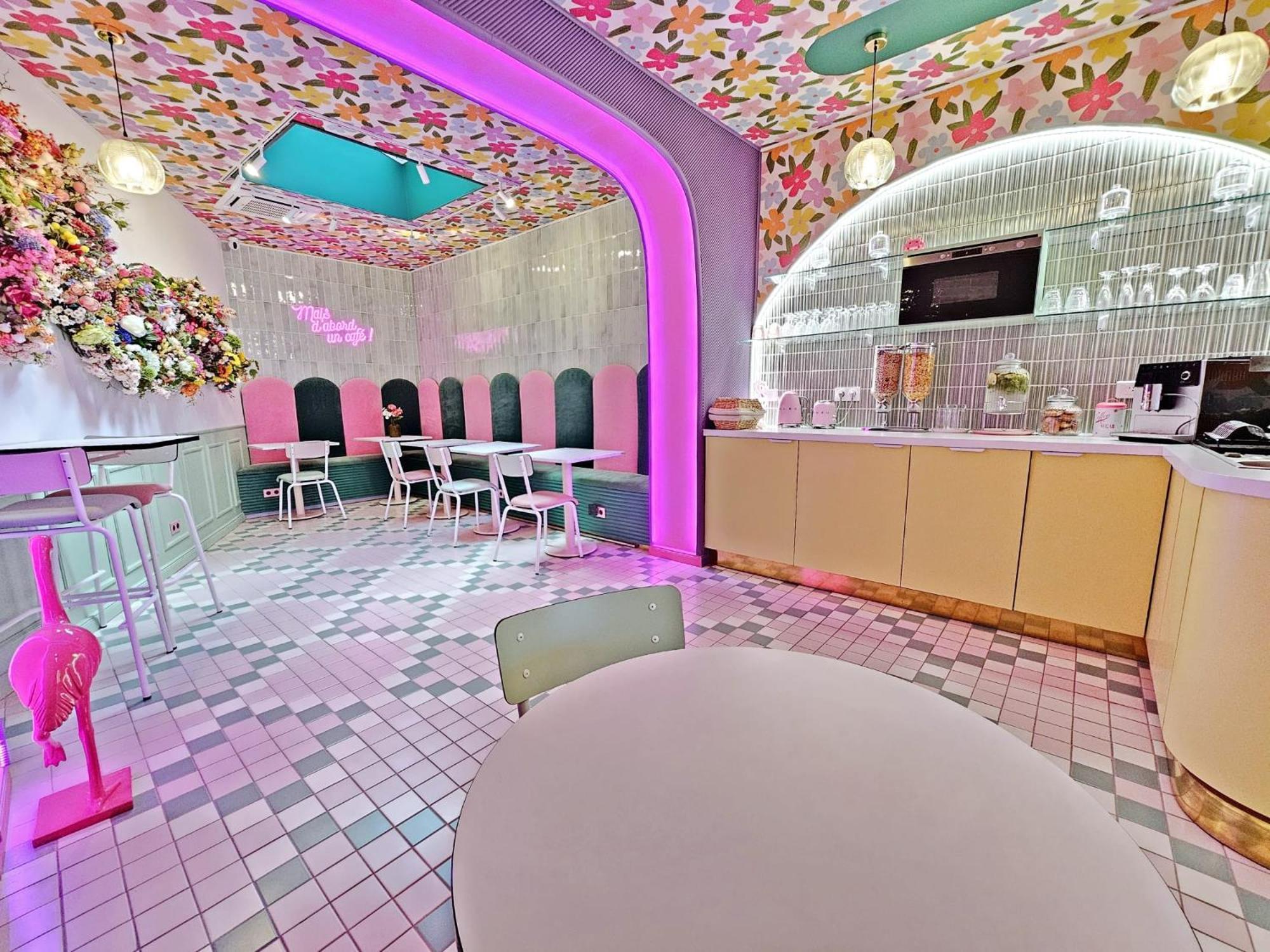 Hotel Pink