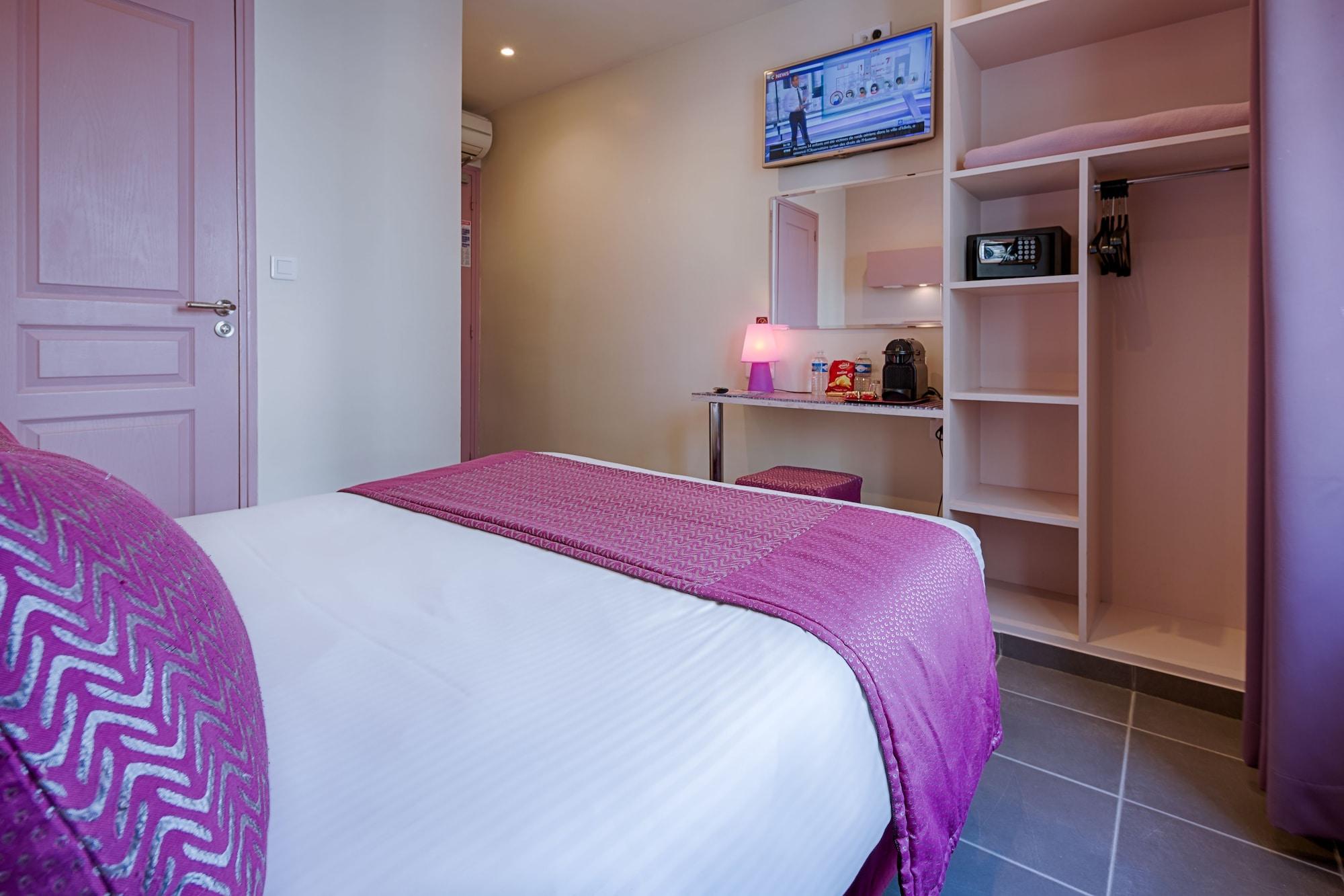 Pink Hotel 3*