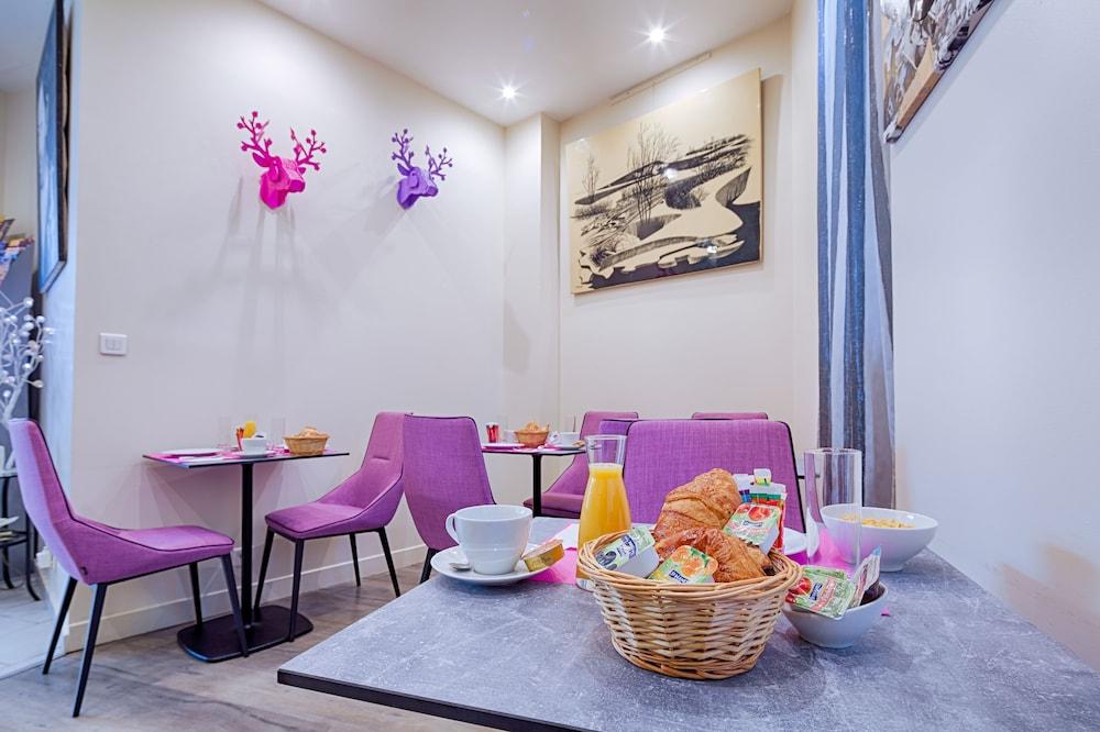 Pink Hotel 3*