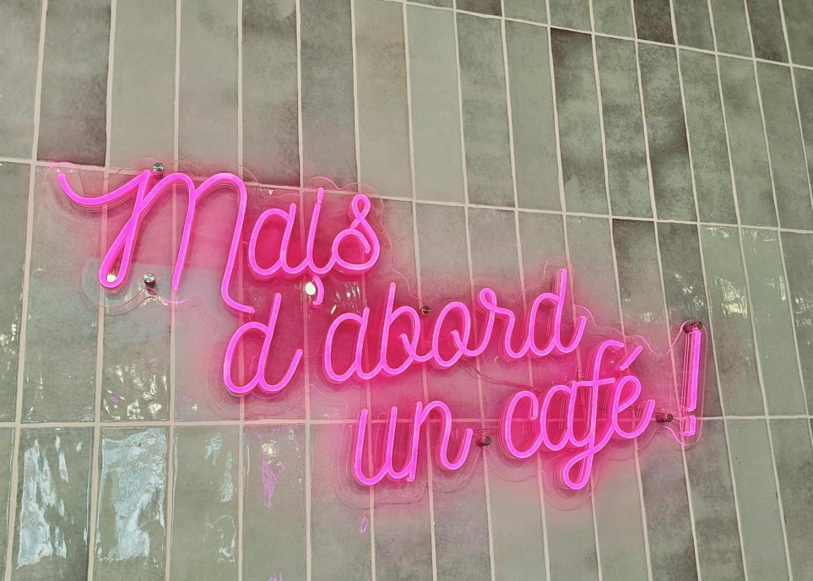 Pink Hotel 3*