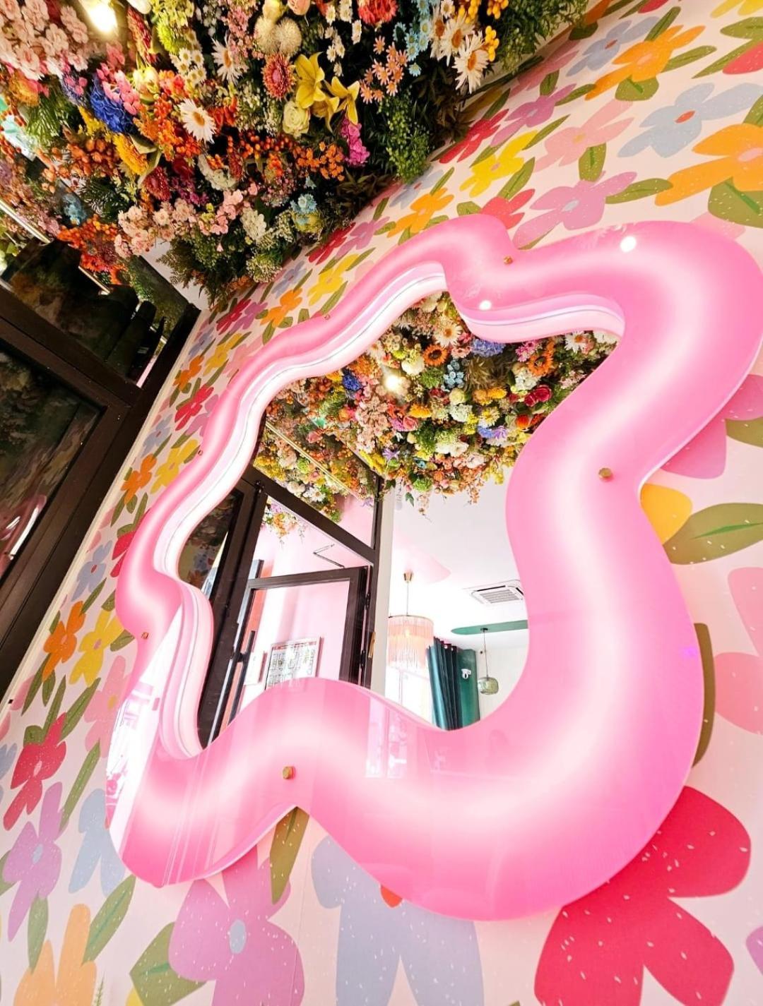 Pink Hotel Parijs