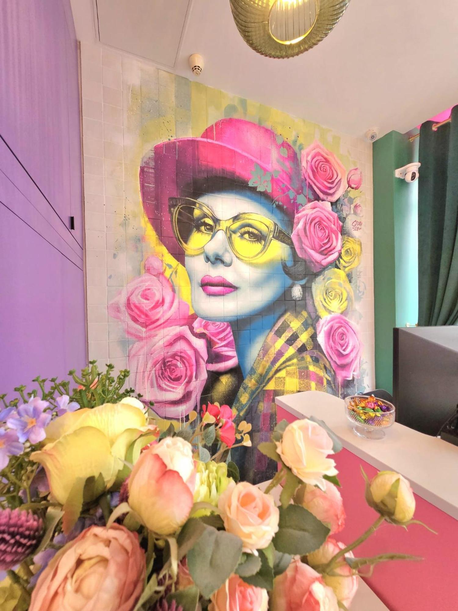 Pink Hotel 3*