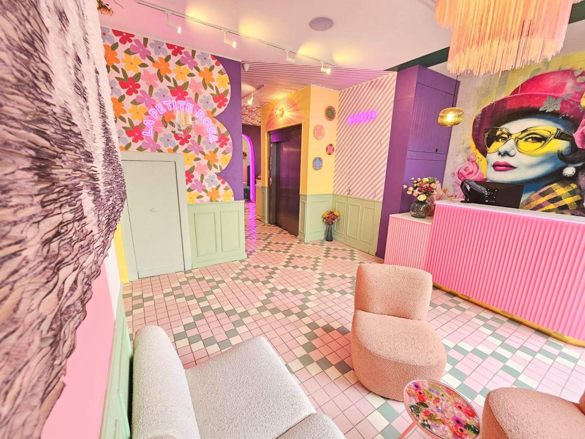 Hotel Pink 3*