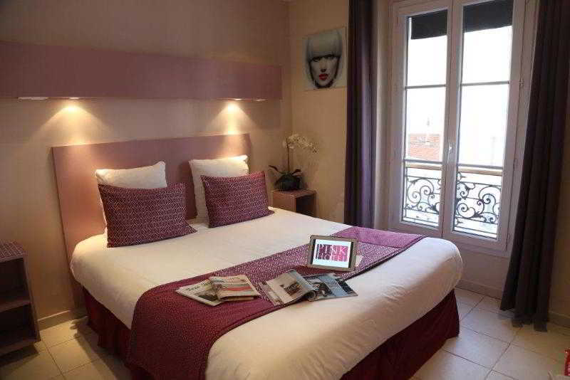 Pink 3* Parijs