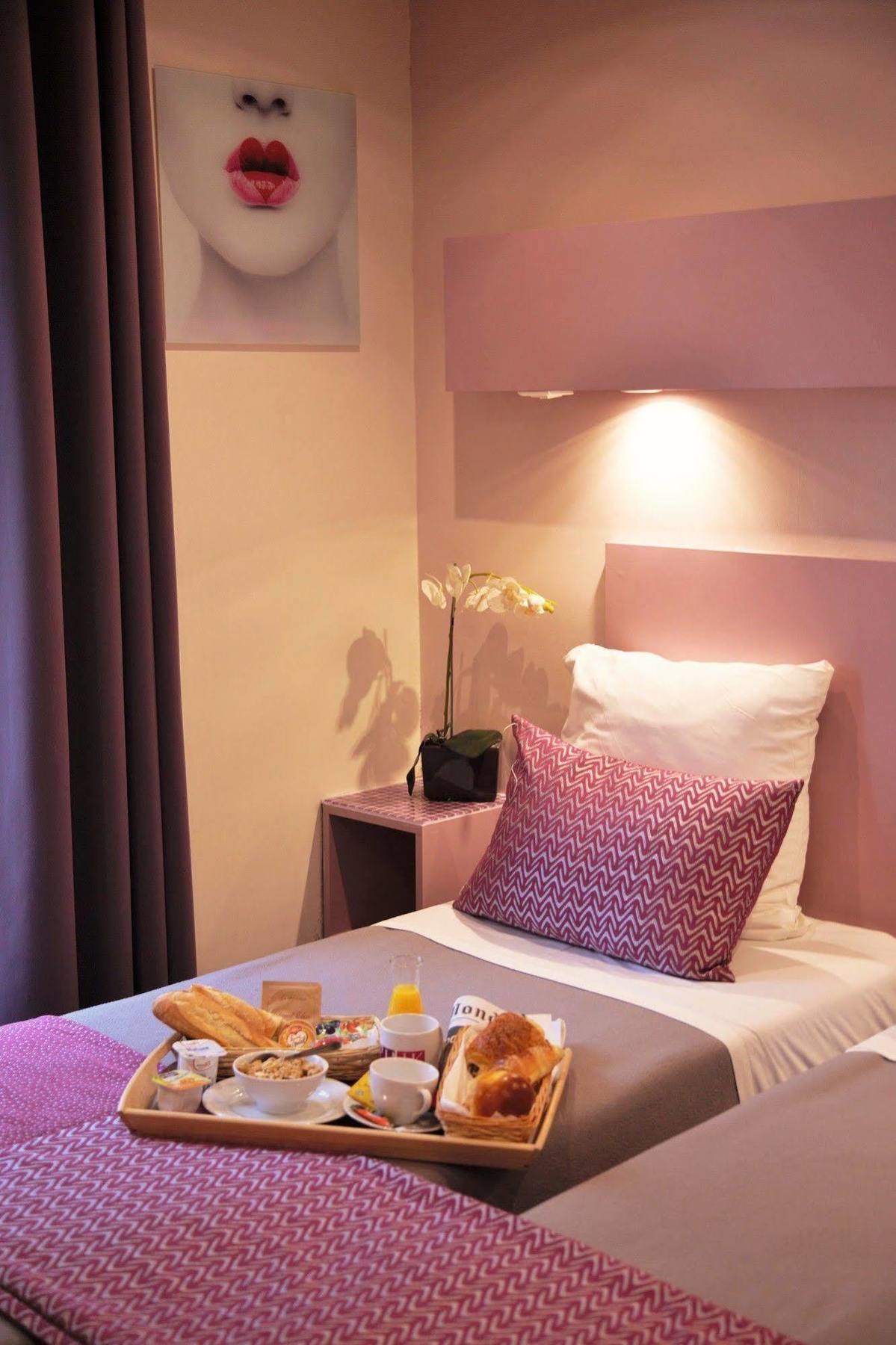 Hotel Pink 3*